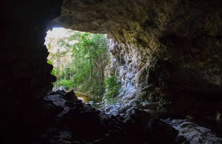 unutrašnjost pećine u Srbiji